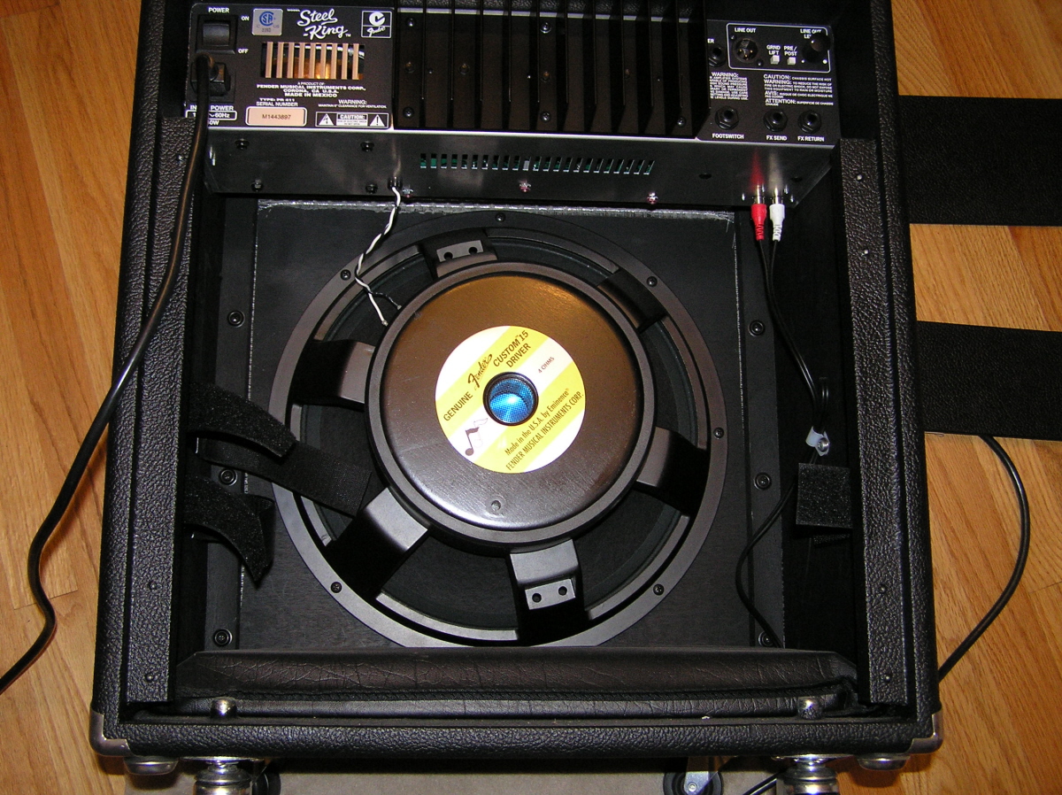 Peavey Black Widow Speaker In A Fender Steel King
